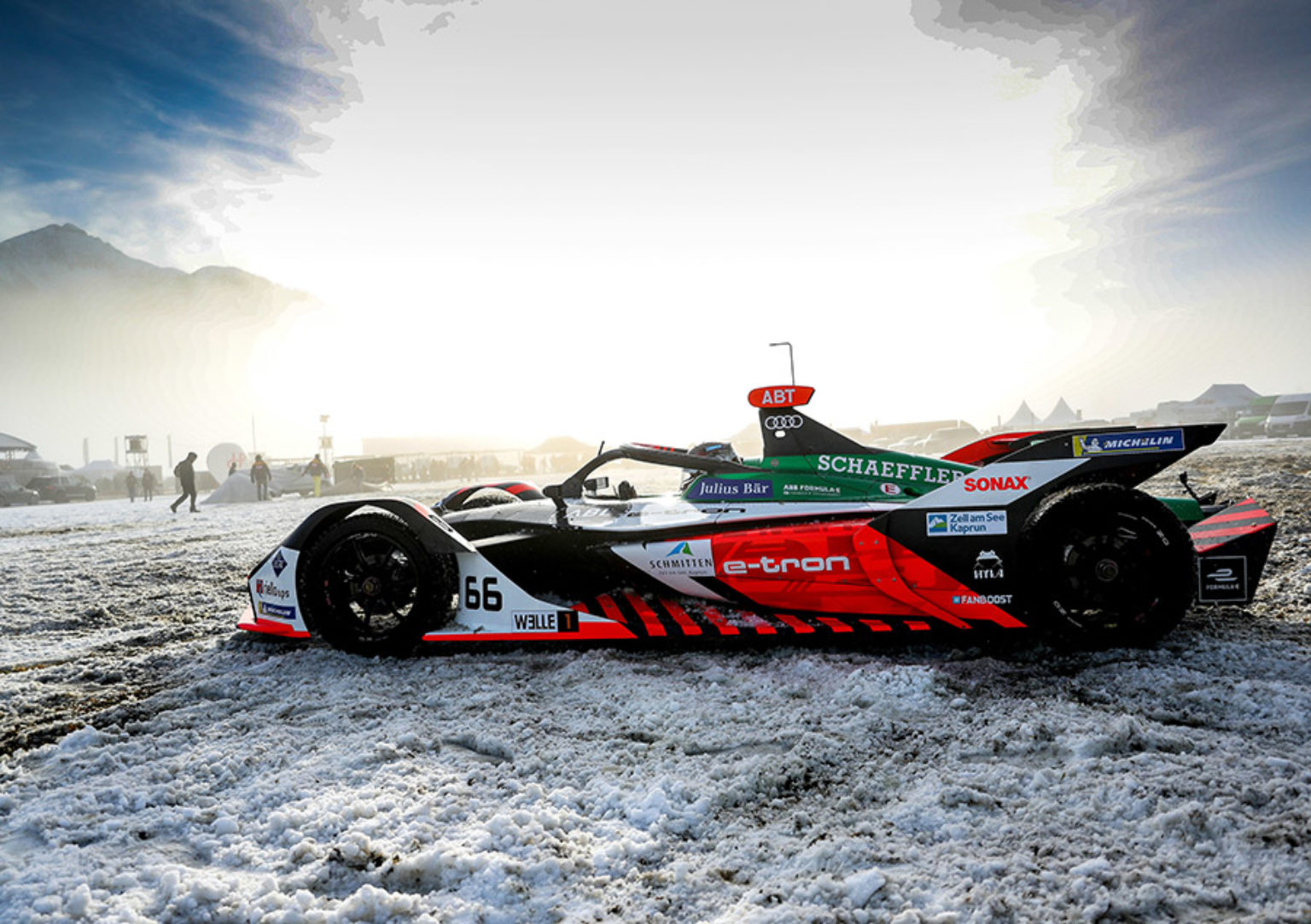 Audi Racing Drivers Show How It's Done in the Snow at GP Ice Race