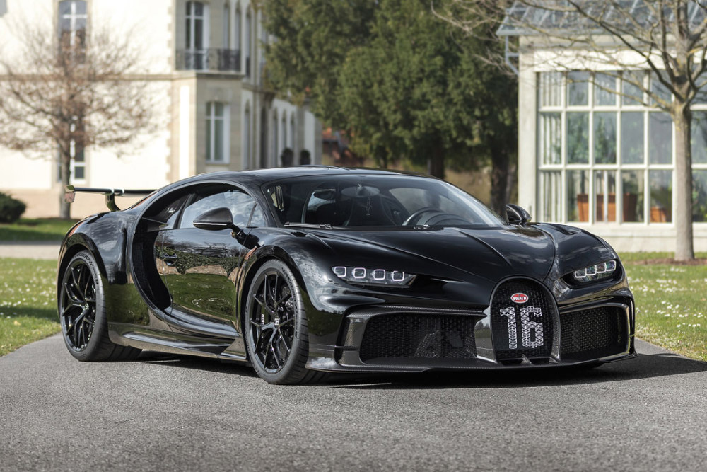Driving the Bugatti Chiron in its Home Town of Molsheim