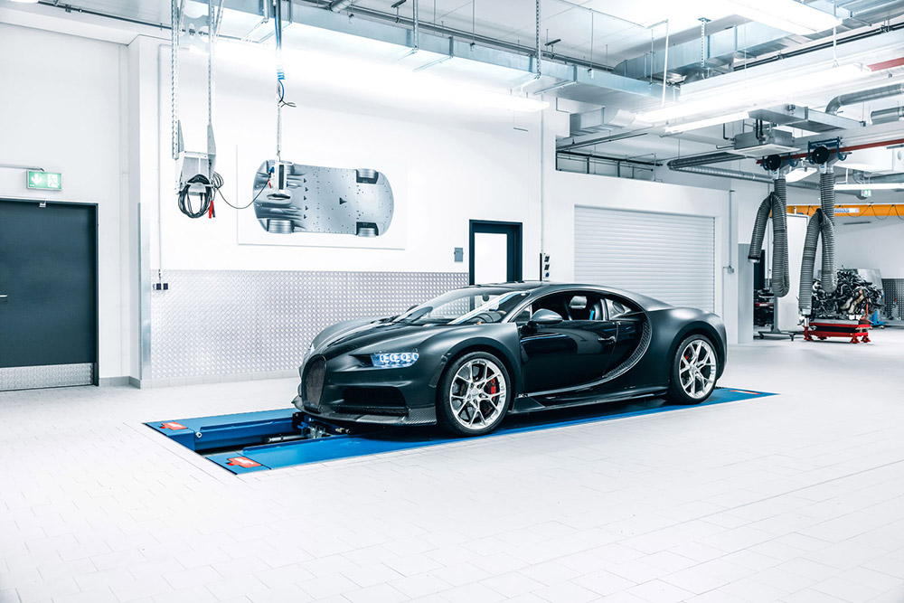 The Bugatti Chiron Can Show Your Top Speed on Its Climate Control Displays